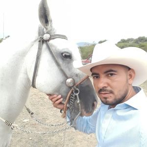 Meet your Posher, Eduardo raul